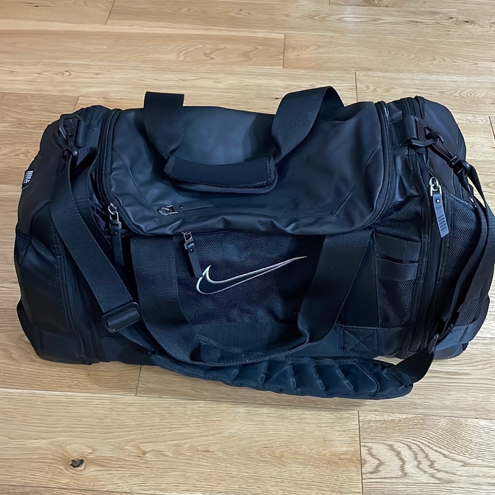 Nike Ultimatum Max Air Medium Duffel Bag from Nike Basketball